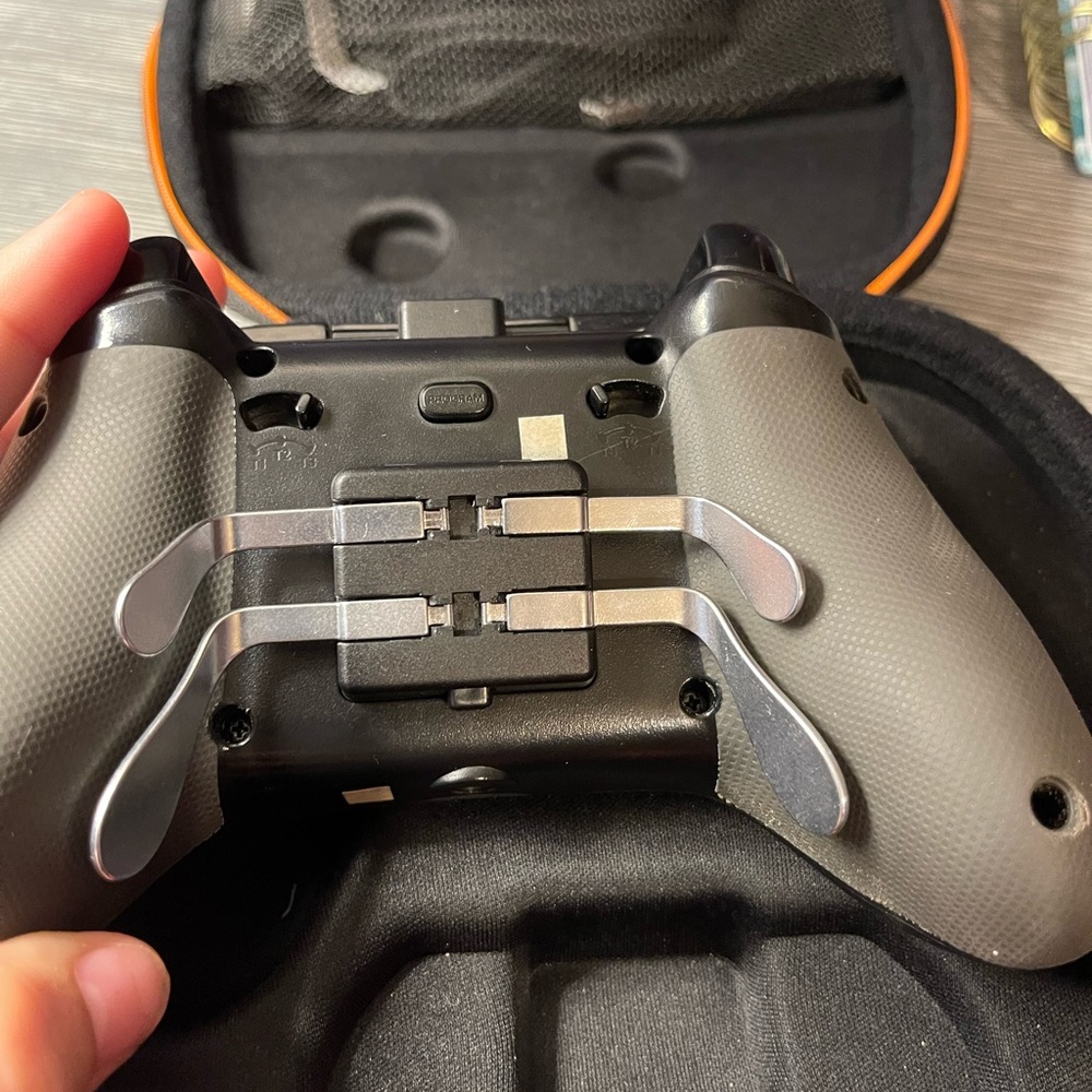 X-Box controller - Picture 4 of 7